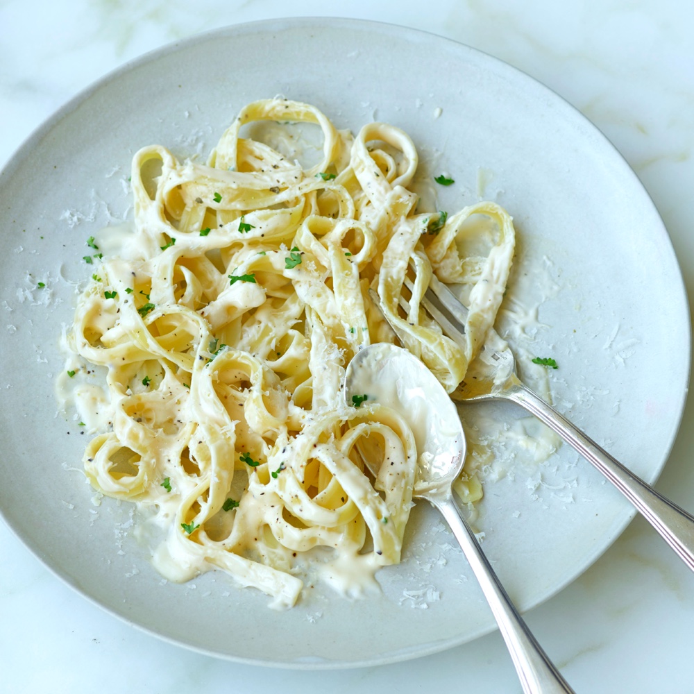 Bertolli Alfredo Sauce with Aged Parmesan Cheese Pasta with